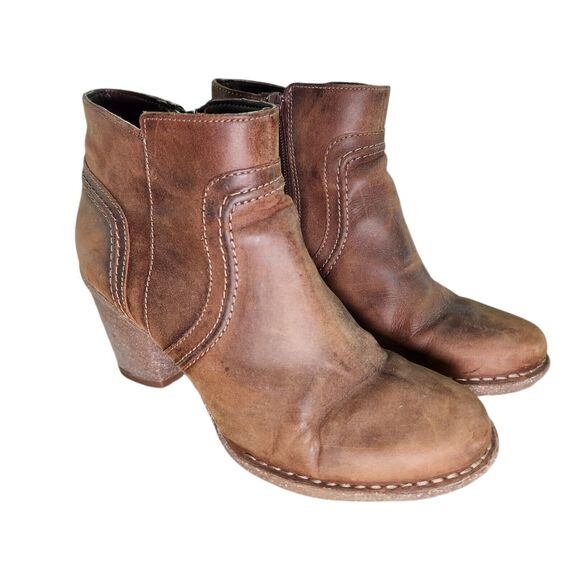 Clarks Brown Leather Ankle Heeled Boots, Women's Size 9 - Picture 1 of 8